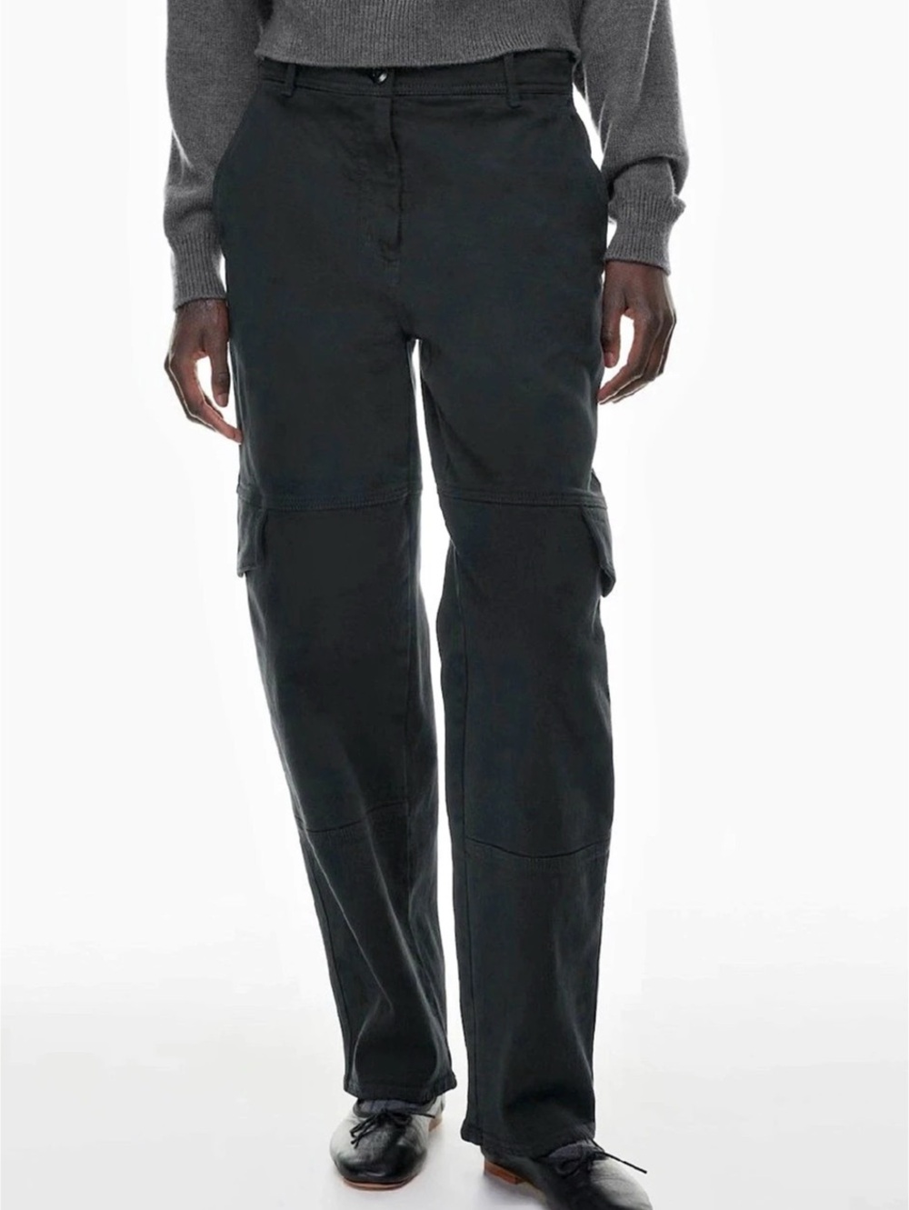 Wilfred Free Maeve Cargo Pant
Mid-rise twill Cargo Straight Leg Pants